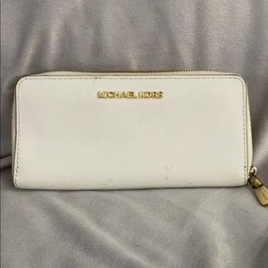 White Michael Kors wallet
